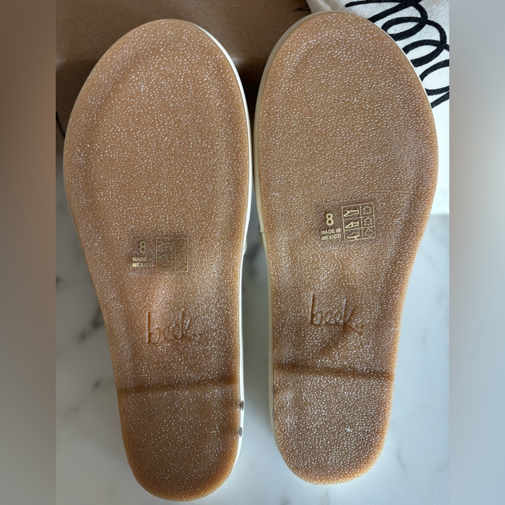 Beek puffbird slide sandal in Eggshell cream. New with box. - Picture 4 of 5